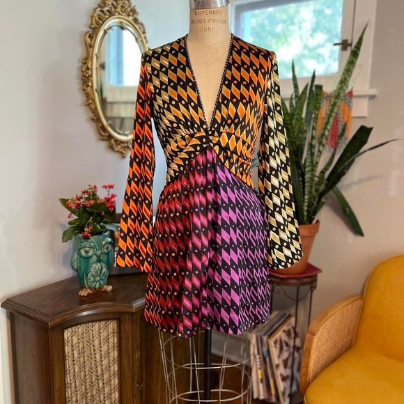 Retro style geo print silky v neck dress beaded by Zara size XS - Picture 1 of 8
